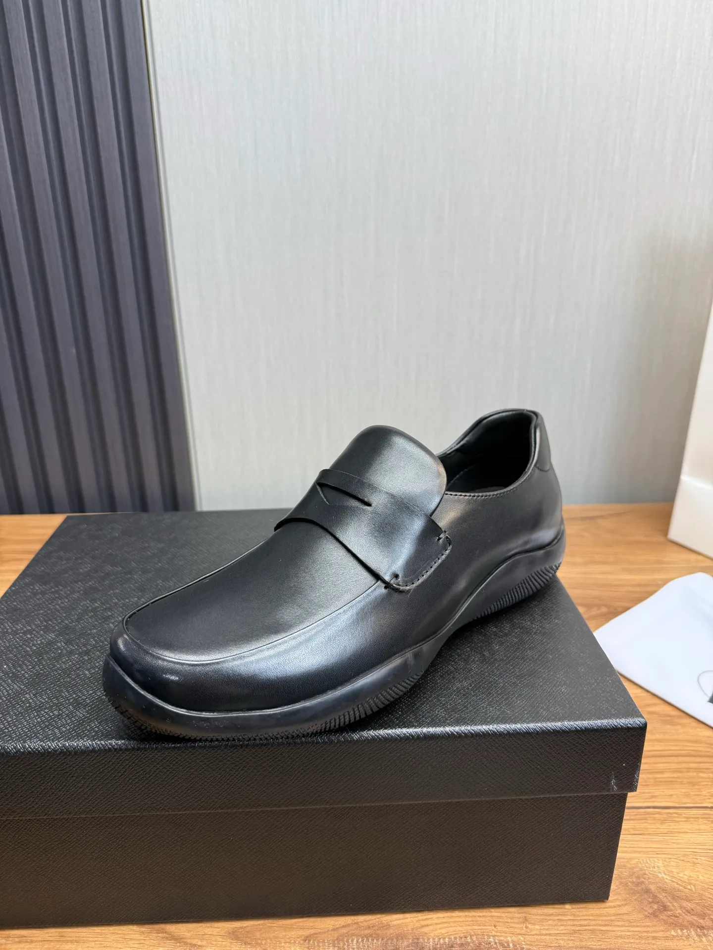 Men's shoes 💰760💰 [PRADA] New models synchronized with the official website, high-quality shipments ✔️Best sellers🔥 Original cowhide + cowhide lining, 1🆚1 replica, original original sole, 38-45 (men's 38.45 custom-made, non-refundable)